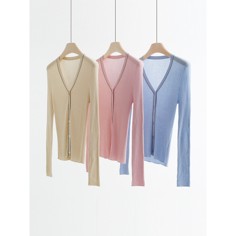 Shimmering and Radiant Tencel Lyocell Bc Chain Design Slim Fit V-Neck Ribbed Knit Cardigan Cz362003