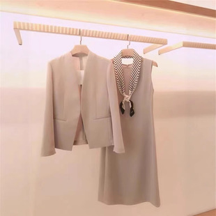 Set, classic suit jacket sleevless, dress, Chanel style