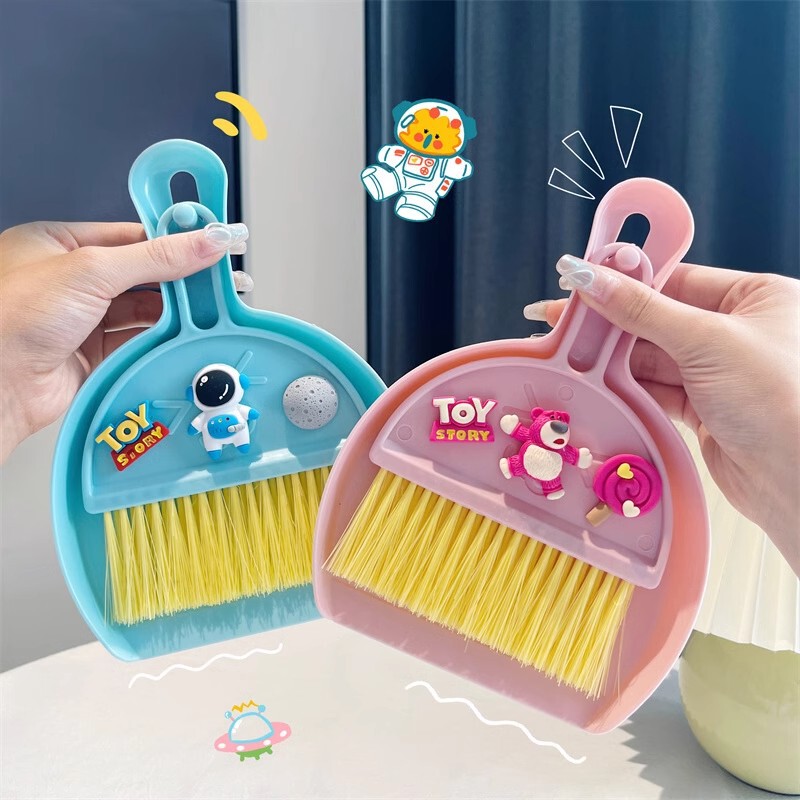 Children's desktop small broom dustpan suit elementary school student mini broom broom toy cleaning cleaning tool Children's desktop small broom dustpan suit elementary school student mini broom broom toy cleaning cleaning tool