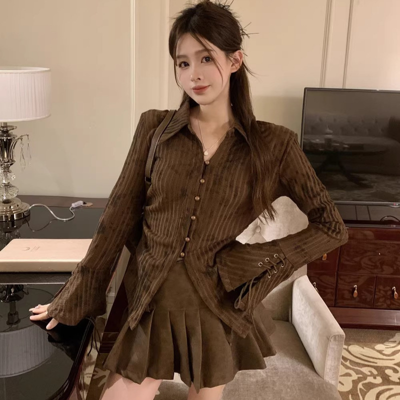 Women's Shirt with a Unique Design, High-End Feel, Slim Fit, Slimming Effect, Striped Design, Bell Sleeves, Pure Desire Style, Long-Sleeve Shirt for Women