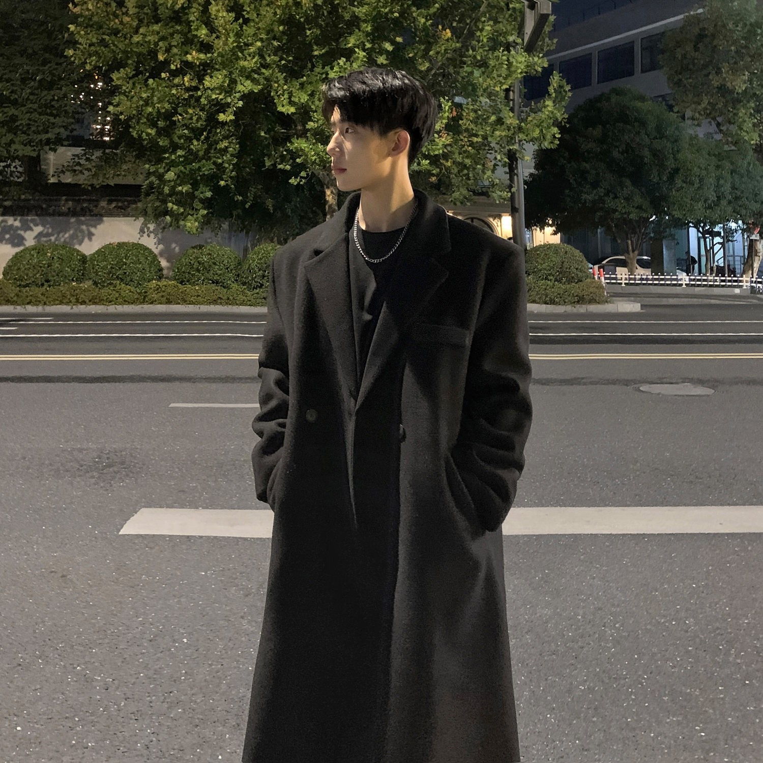 검은색