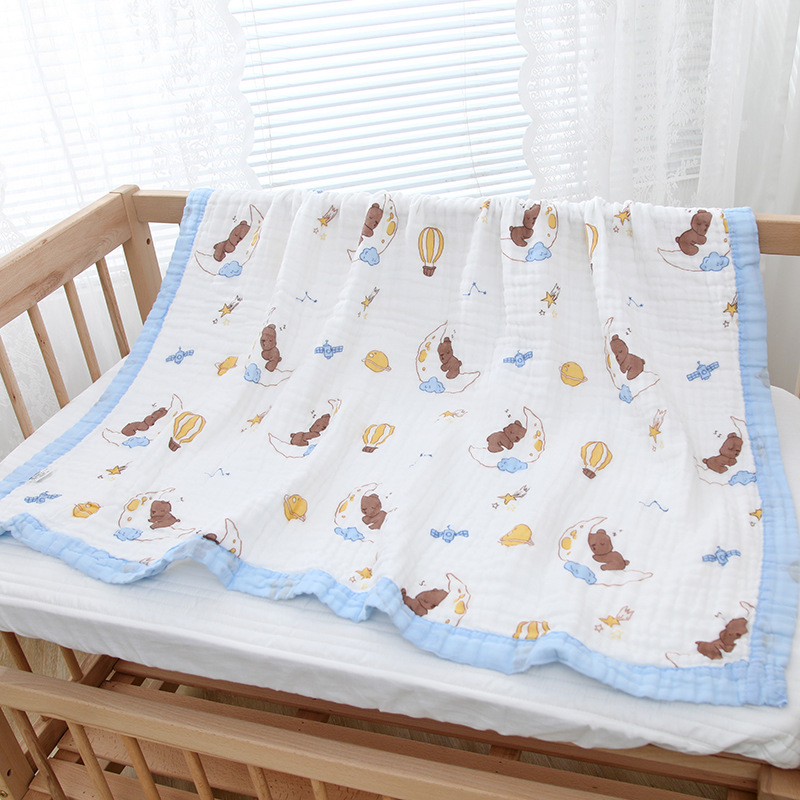 Wide-brimmed moon bear