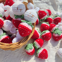 手工钩织草莓兔子挂件 耳朵兔子钥匙扣可爱莓烦恼礼物