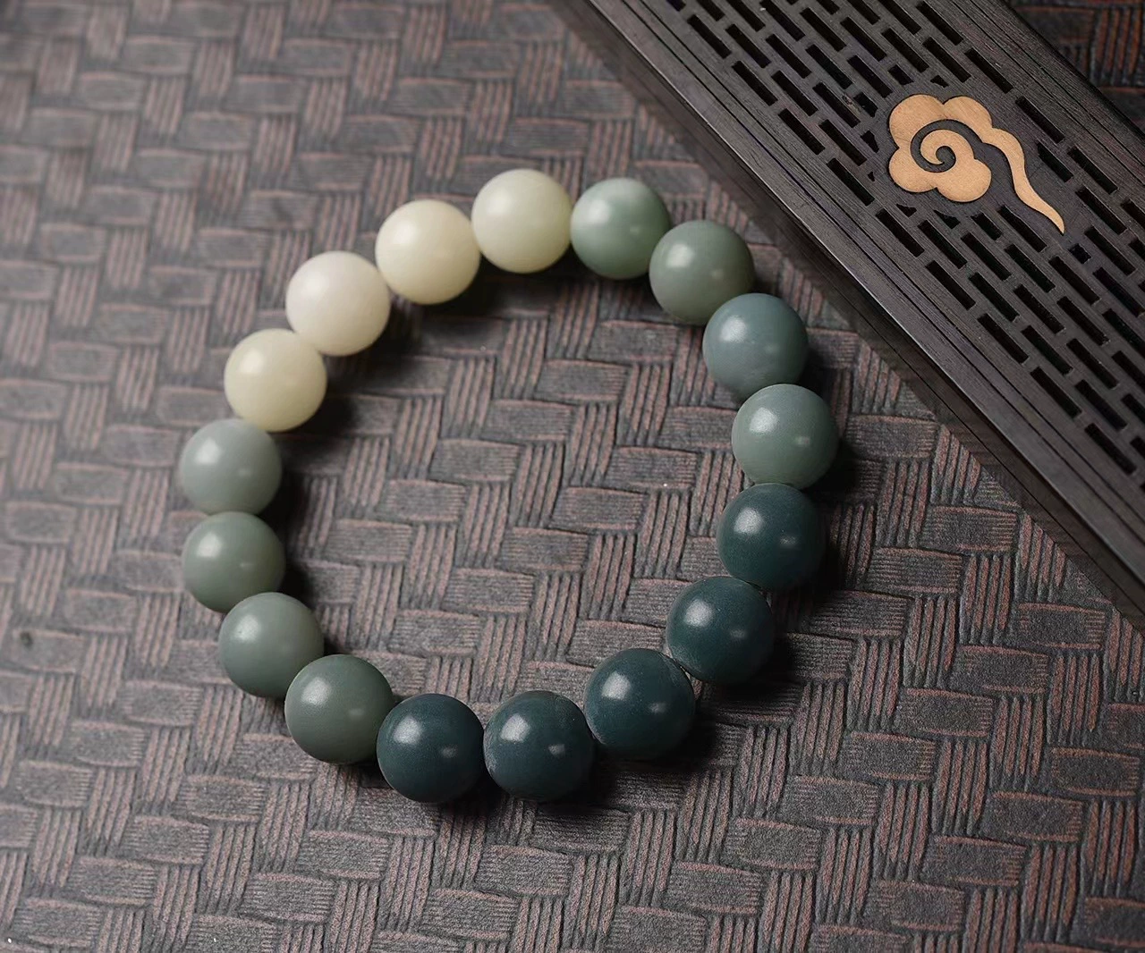 Bodhi Yin skin gradient color, highlights high color bright size 11mm