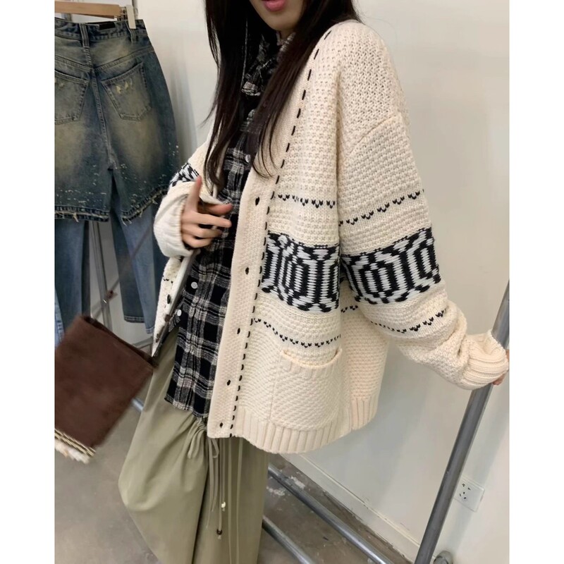2025秋冬新款韩版手工缝线设计感小众V领毛衣外套女慵懒风针织衫|undefined