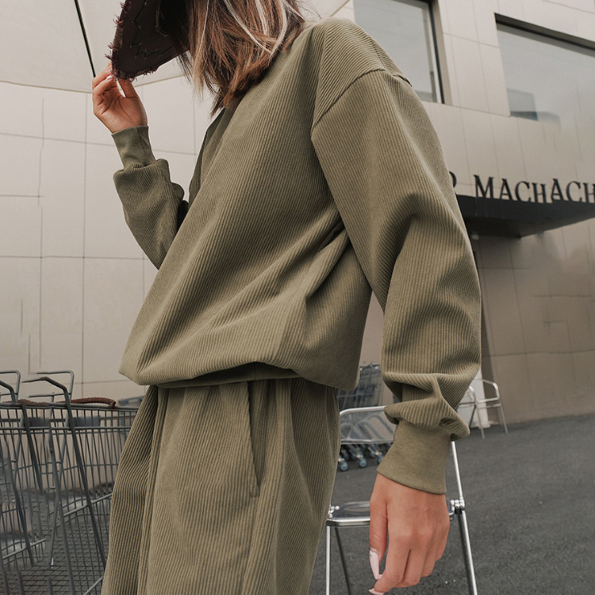 Women’s Sports Two-piece Set Casual Round Neck Pullover Outfit_voghion.com