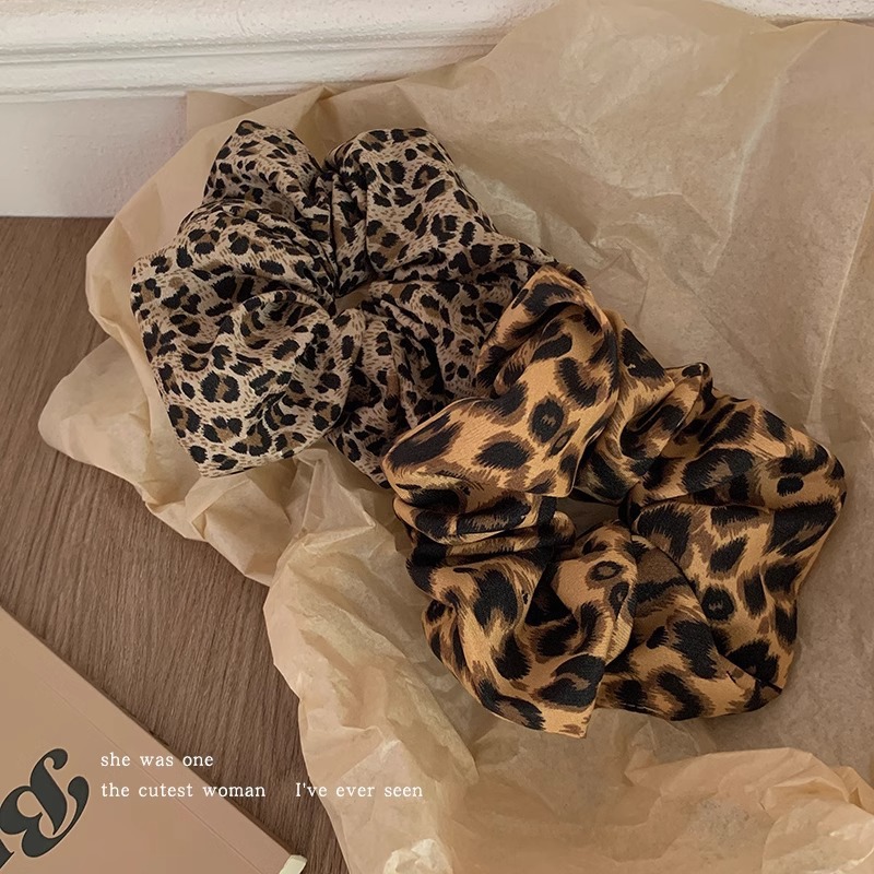 Leopard Print Scrunchie For Women Stylish Elastic Hair Tie_voghion.com