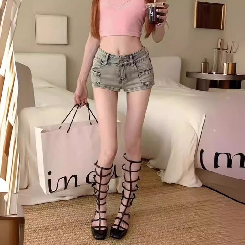 Sexy Spice Girl Low Waist Denim Shorts Summer New Slim Fit Slimming Bag Hip Straight Double Button Design A- line Hot Pants