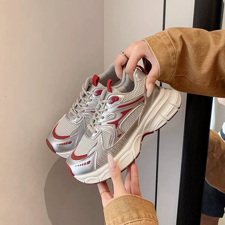 Спортивные дышащие красные кроссовки для отдыха