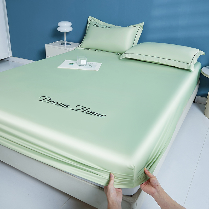 2025 nueva ropa de cama de seda de hielo fresca de verano, funda protectora de colchón de una pieza, funda de cama, juego de tres piezas 2025 nuevo
