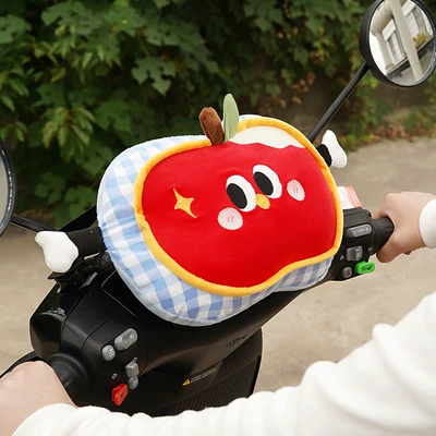 Cartoon Apple Electric Vehicle: Elektromobil üçün bamper qoruyucu yastıqlar