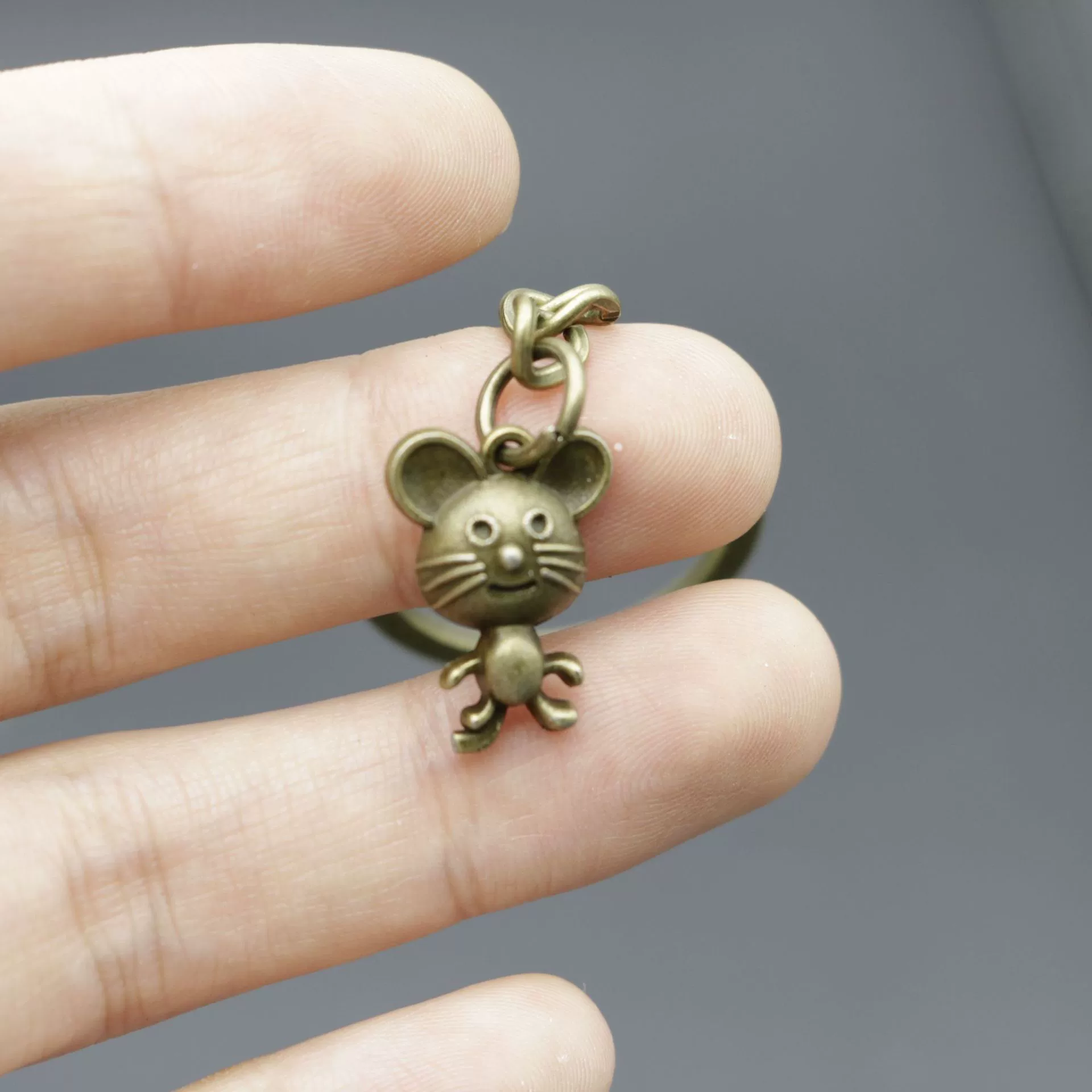 Accessory, keychain, Amazon, Aliexpress, simple and elegant design