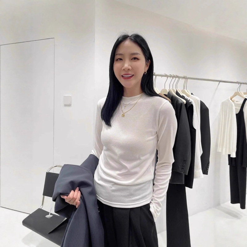 Autumn and Winter New Style Half Turtleneck Bottoming Shirt for Women, Slim and Versatile Pure Color Long-Sleeved Small Stand-Up Collar T-Shirt, Western Style Inner Wear 9585 Autumn and Winter New Style Half Turtleneck Bottoming Shirt for Women, Slim and Versatile Pure Color Long-Sleeved Small Stand-Up Collar T-Shirt, Western Style Inner Wear 9585