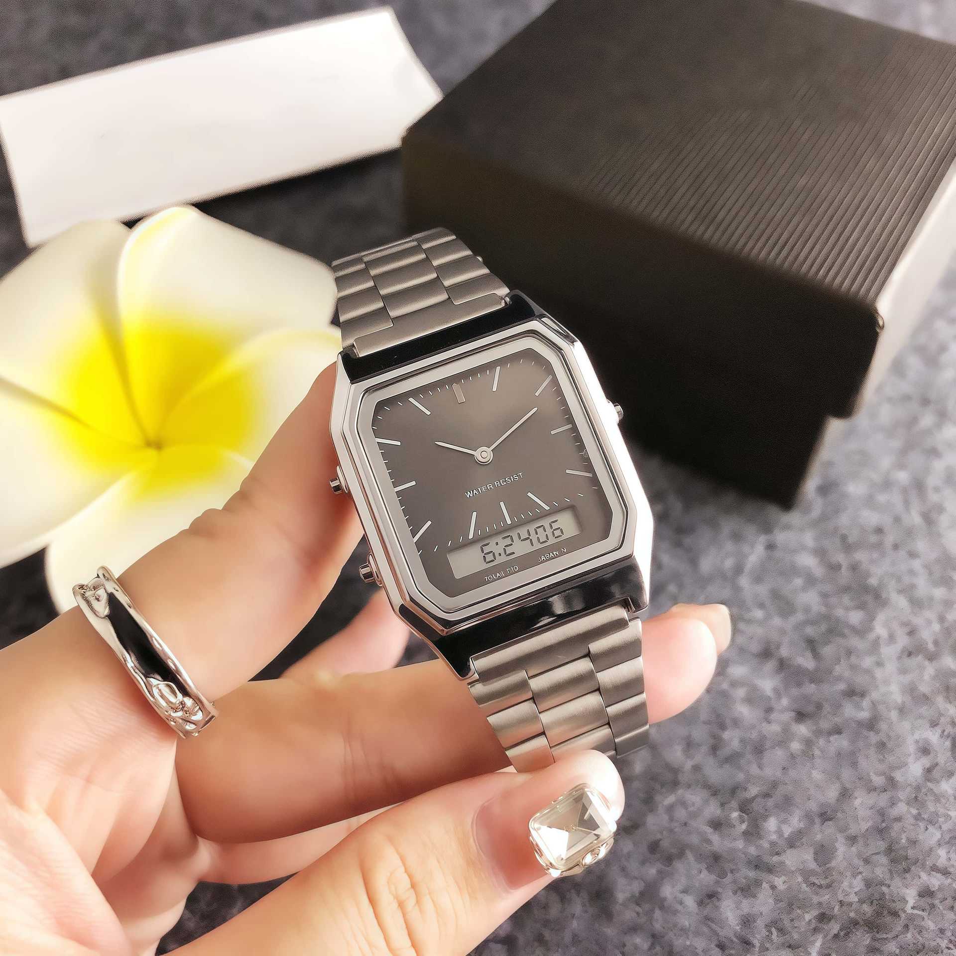 電子はクォーツ時計合金ステンレス鋼クラシックレトロ防水クォーツメンズ腕時計発光表示クロノグラフ時計