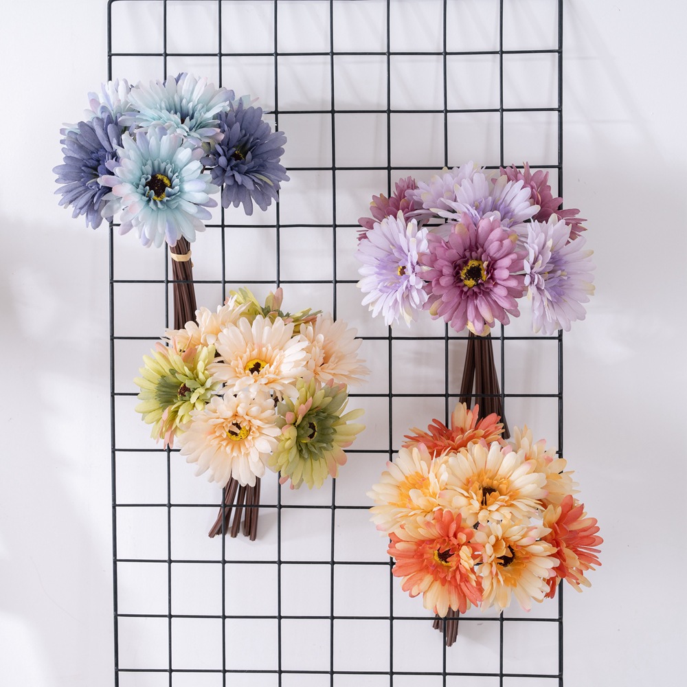 Hand Holding Flowers Manufacturer Sales Phalaenopsis Bouquets Artificial Flowers Wholesale Gerbera Daisies Fake Flowers Home Decor Wedding GF16183A