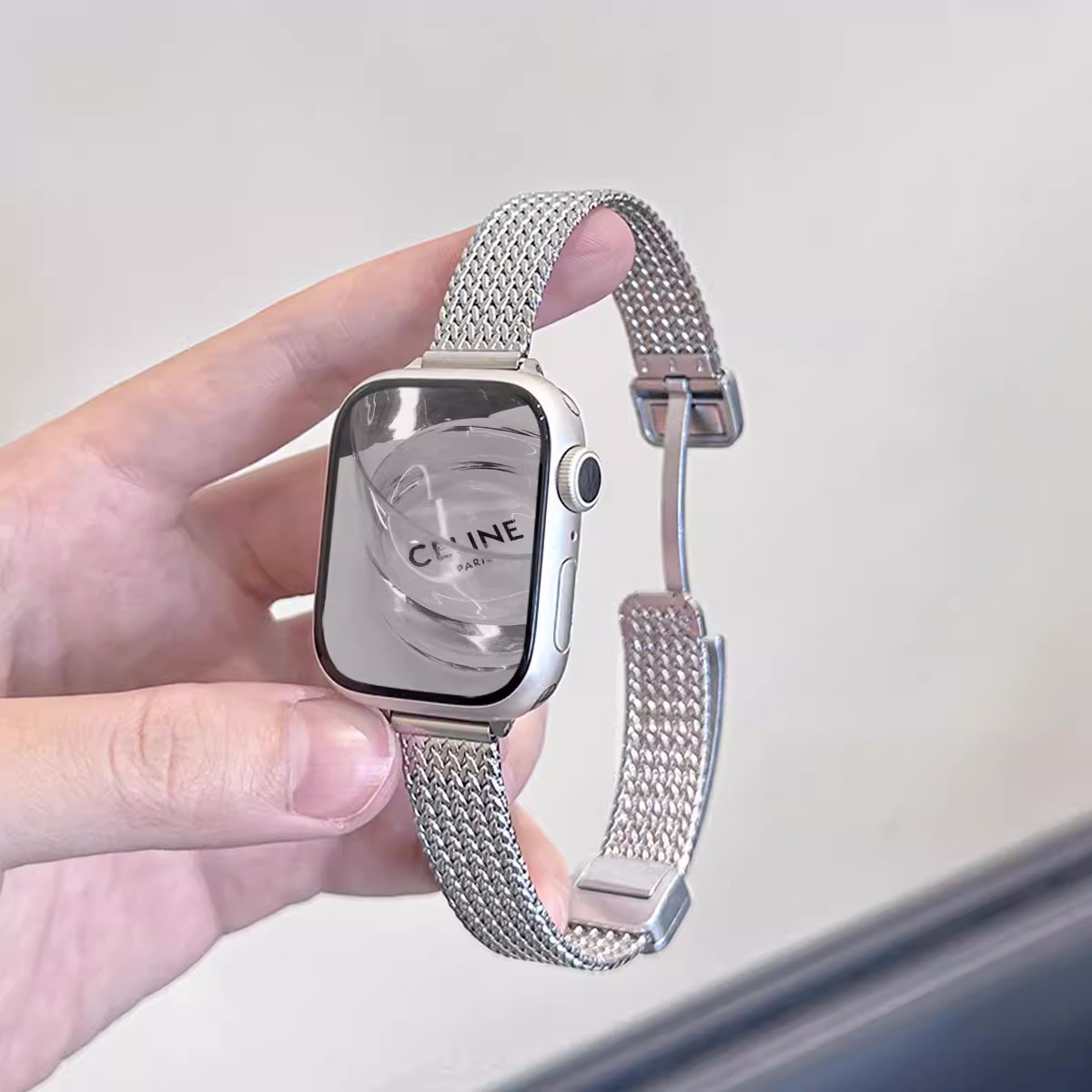 Aplicable para Apple Watch acero inoxidable metal de trigo herringbone hebilla de succión cintura pequeña correa de mujer