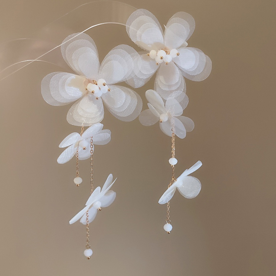 Pendientes de borla de flores de hilo de malla de tela de aguja de plata Pendientes dulces y frescos Pendientes de todo fósforo de moda Sensación de alto nivel de nicho