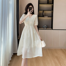 新中式国风改良旗袍绣花连衣裙女夏季时尚收腰泡泡袖显瘦中长裙子