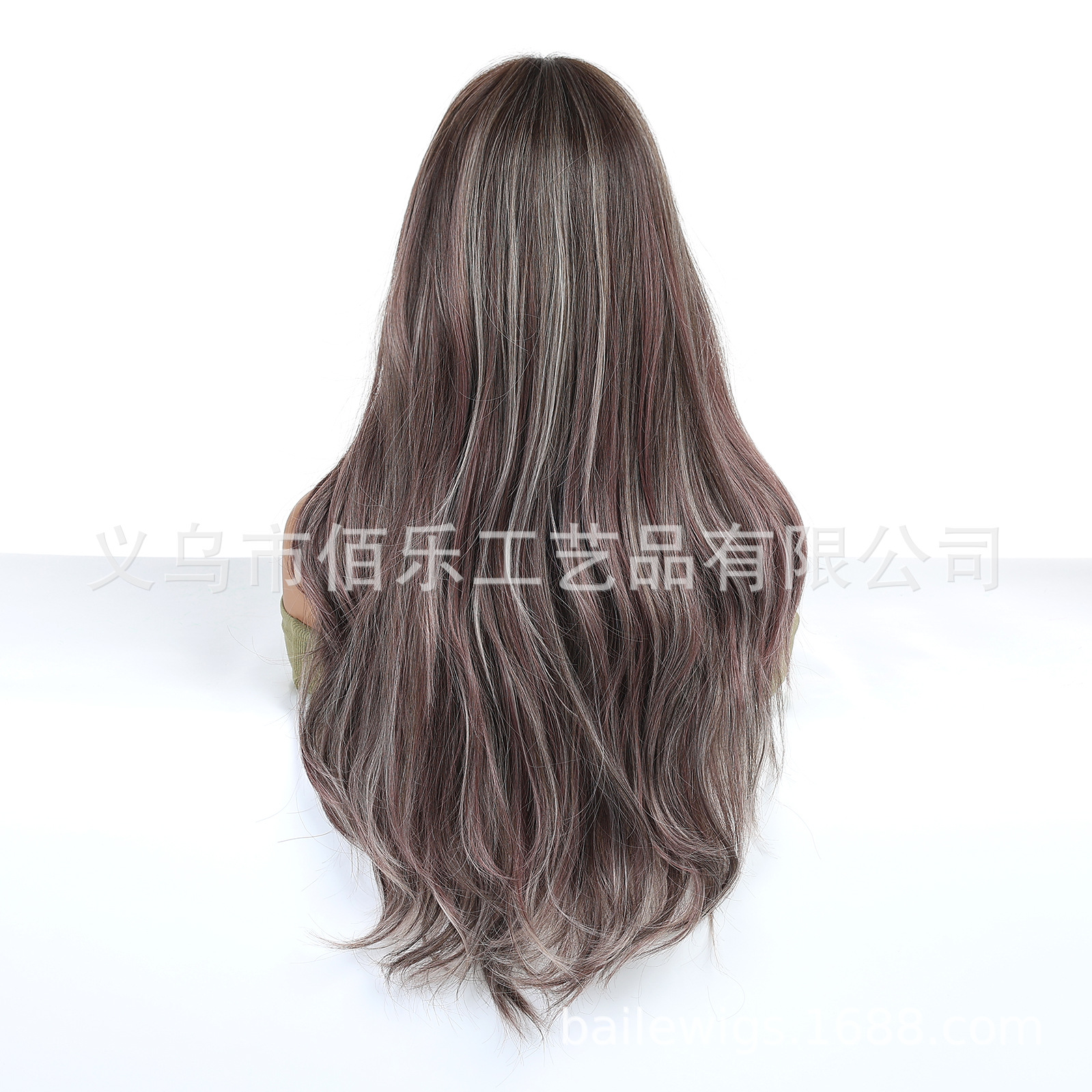 Peluca europea y americana púrpura marrón mixto cabello rizado de longitud media 26 pulgadas cabello resistente a altas temperaturas red rosa spot wigs al por mayor