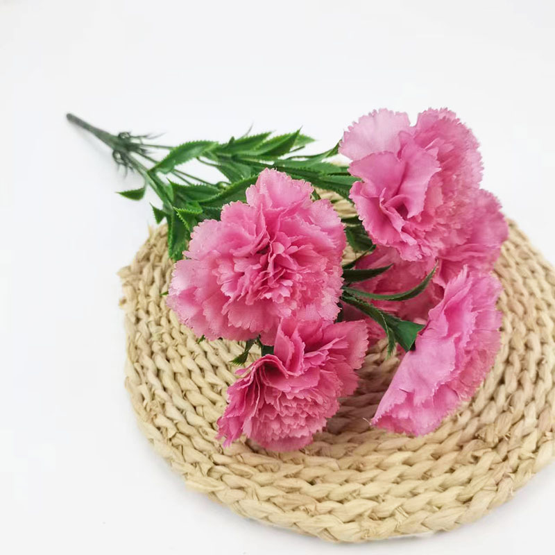 Xiaoyu Simulation Flower 7 Claveles Manlos de estilo europeo Ramo de claveles del día de la madre Paquete suave interior al por mayor