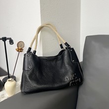 韩版通勤包包女大容量2025新款秋冬百搭单肩斜挎包休闲时尚水桶包