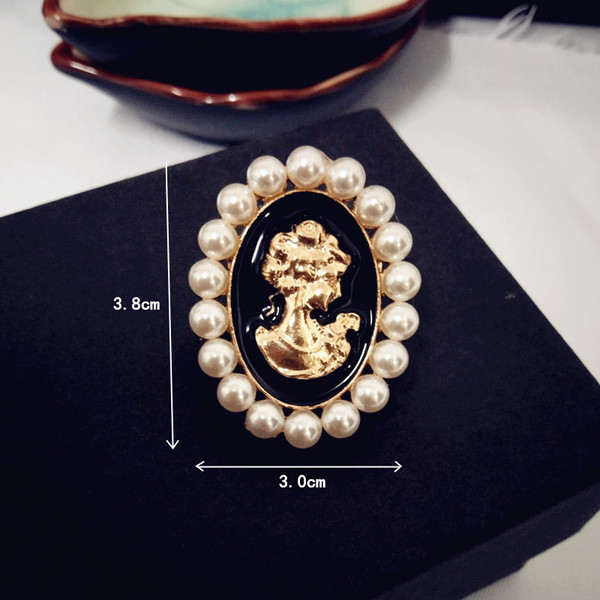 Small brooch