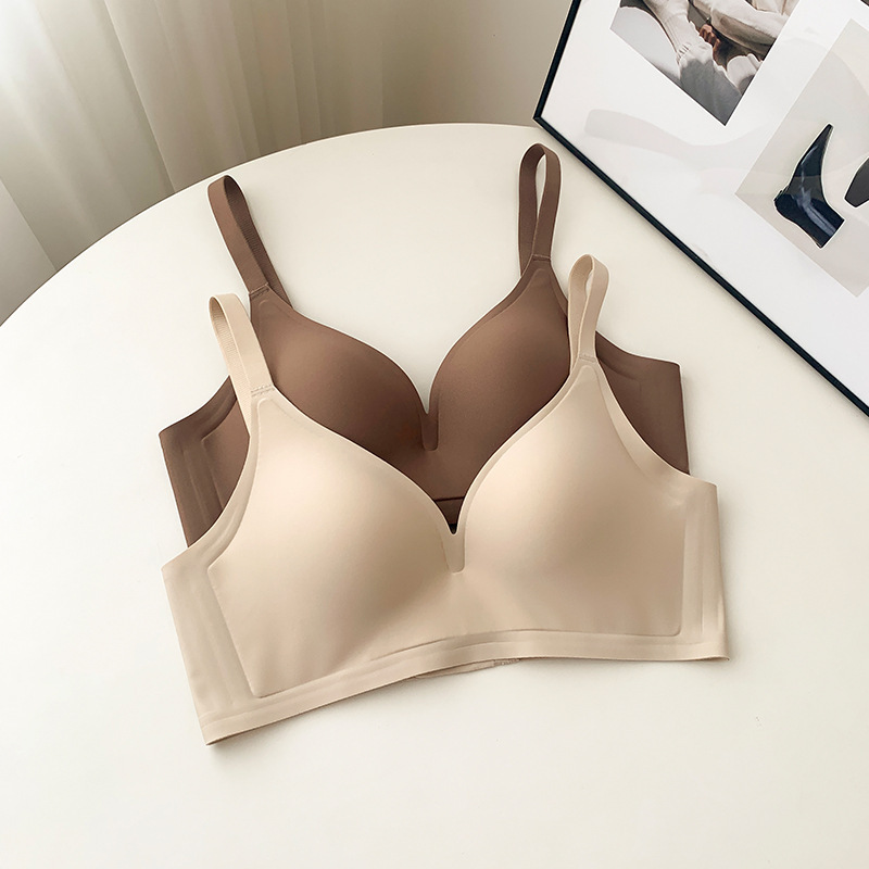 Gutoone 0061 Japanese Traceless Underwear Women's Small Chest Gathering Thin Naked Feeling Non-Steel Ring Soft Support Bra