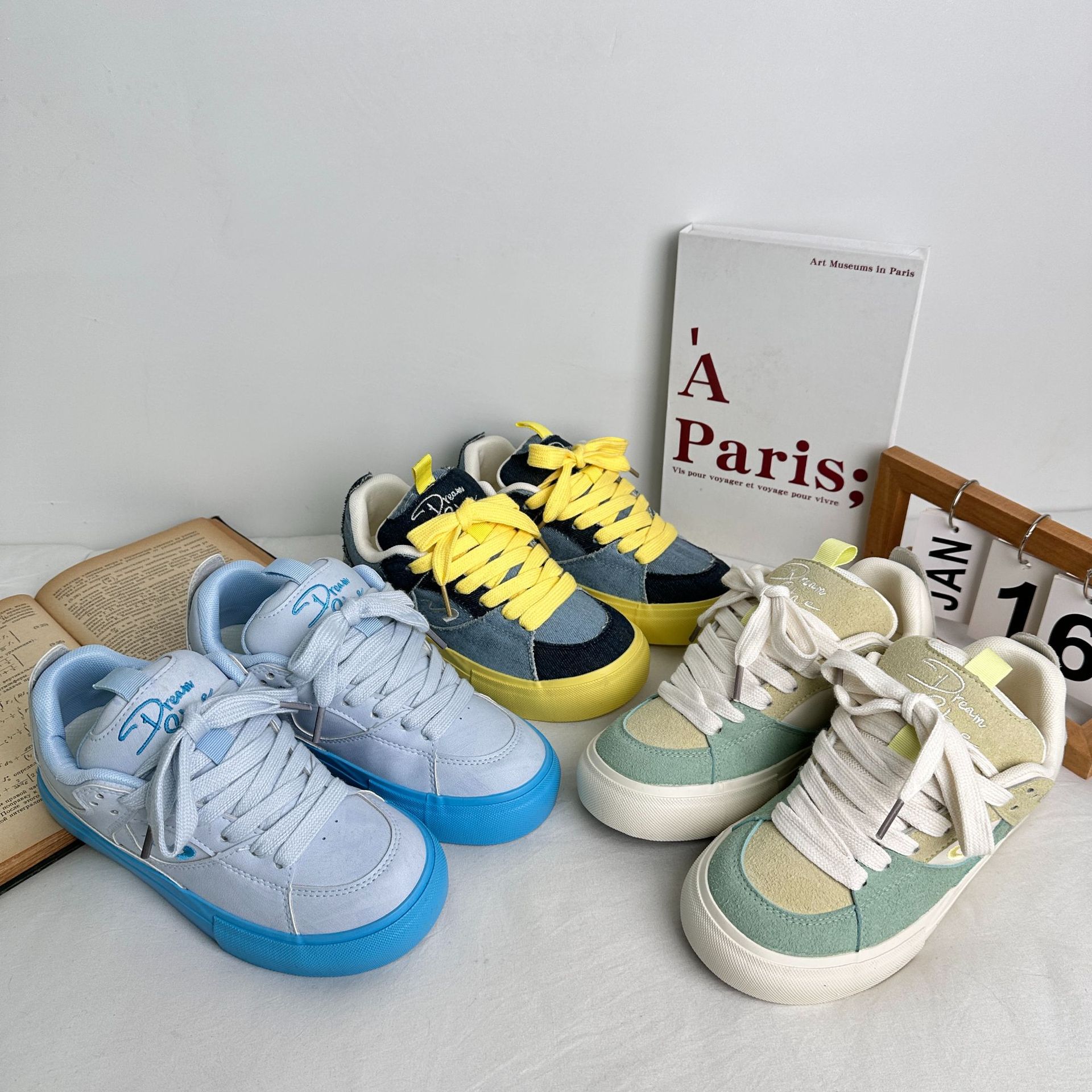 Yuanbo 2025 primavera nuevas zapatillas de deporte para estudiantes zapatos de skate para mujer versión coreana de zapatos gruesos de todo fósforo zapatos de lona para niños image 1
