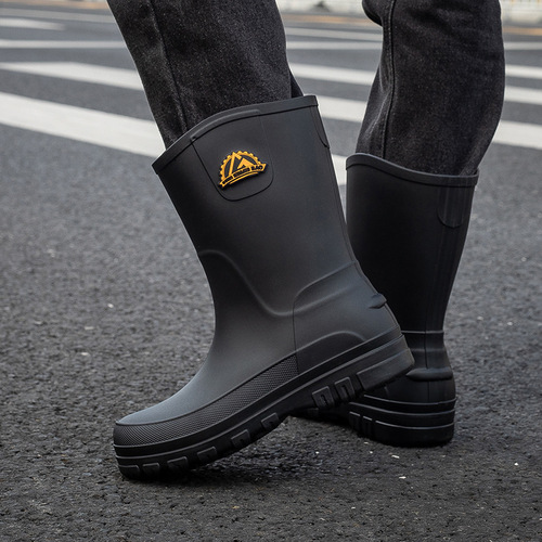 German-style rain boots for men, waterproof and slip-resistant, mid-calf rubber rain boots with adult-specific foot design, stylish rain rubber shoes