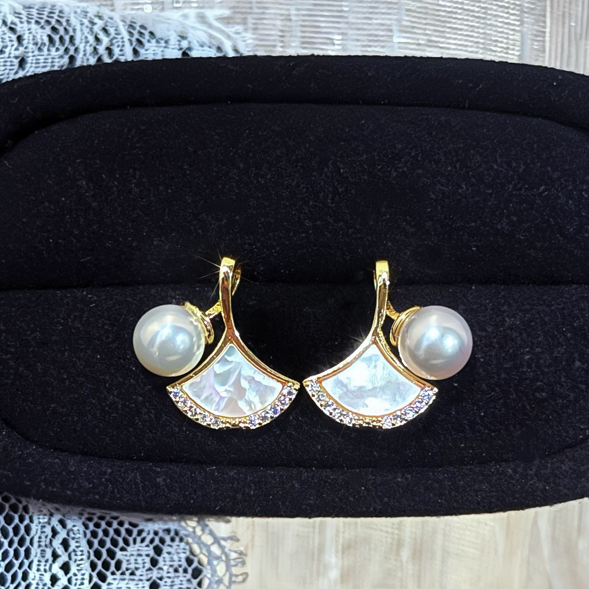 ����Դͷ����Բ��Ȼ��ˮ�����������Ҷ���ž���С����΢�����