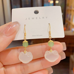 Chinese-style vintage long pendants for women, high-end light luxury, versatile earrings, 2024 new design, Chinese-style ear hooks