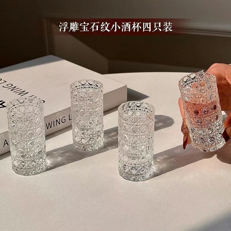 インススタイルの軽い高級宝石模様の小さなワイングラス、女神専用の白ワイングラス、ほろ酔いの果実酒カップルペアリングカップ、エンボス加工のワインセット|undefined