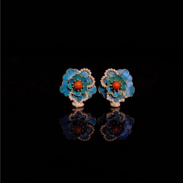 High quality fashionable retro classic high-end earrings