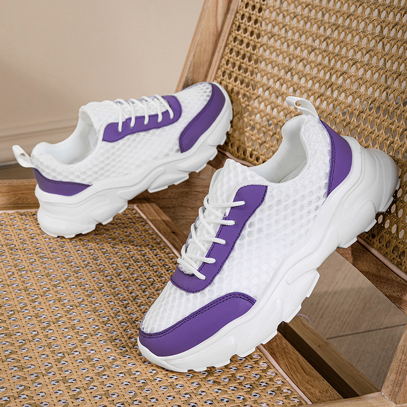 Fashionable lightweight breathable running sneakers for leisure