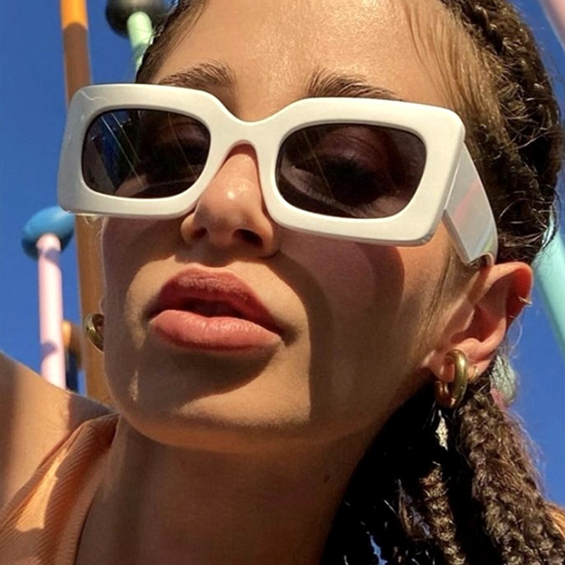 trend fashionable retro glasses