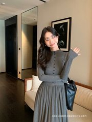 显瘦黑色长袖针织连衣裙女春秋韩系收腰修身气质打底裙长裙子