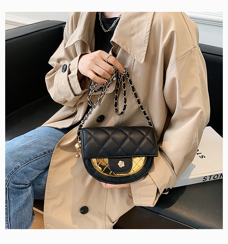 New Fashion Contrast Color Rhombus Shoulder Saddle Bag Wholesale Nihaojewelry display picture 4