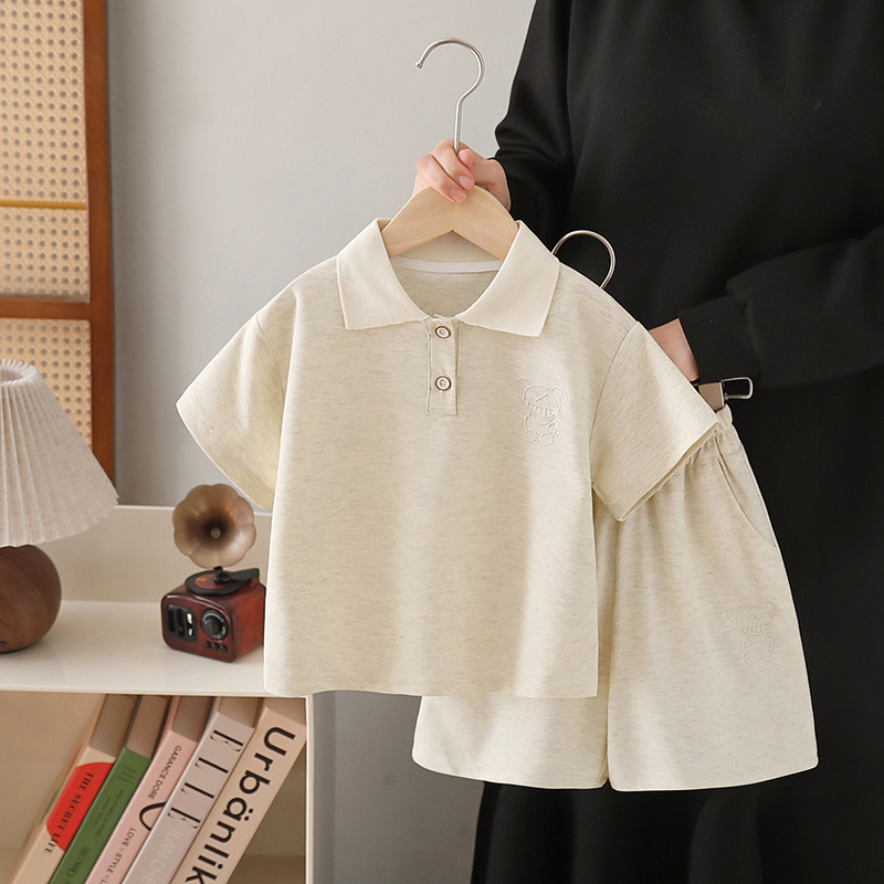 7204 Traje de manga corta para niños Verano 2025 Nuevo estilo Polo deportivo para bebés Ropa de verano Ropa fresca y atractiva