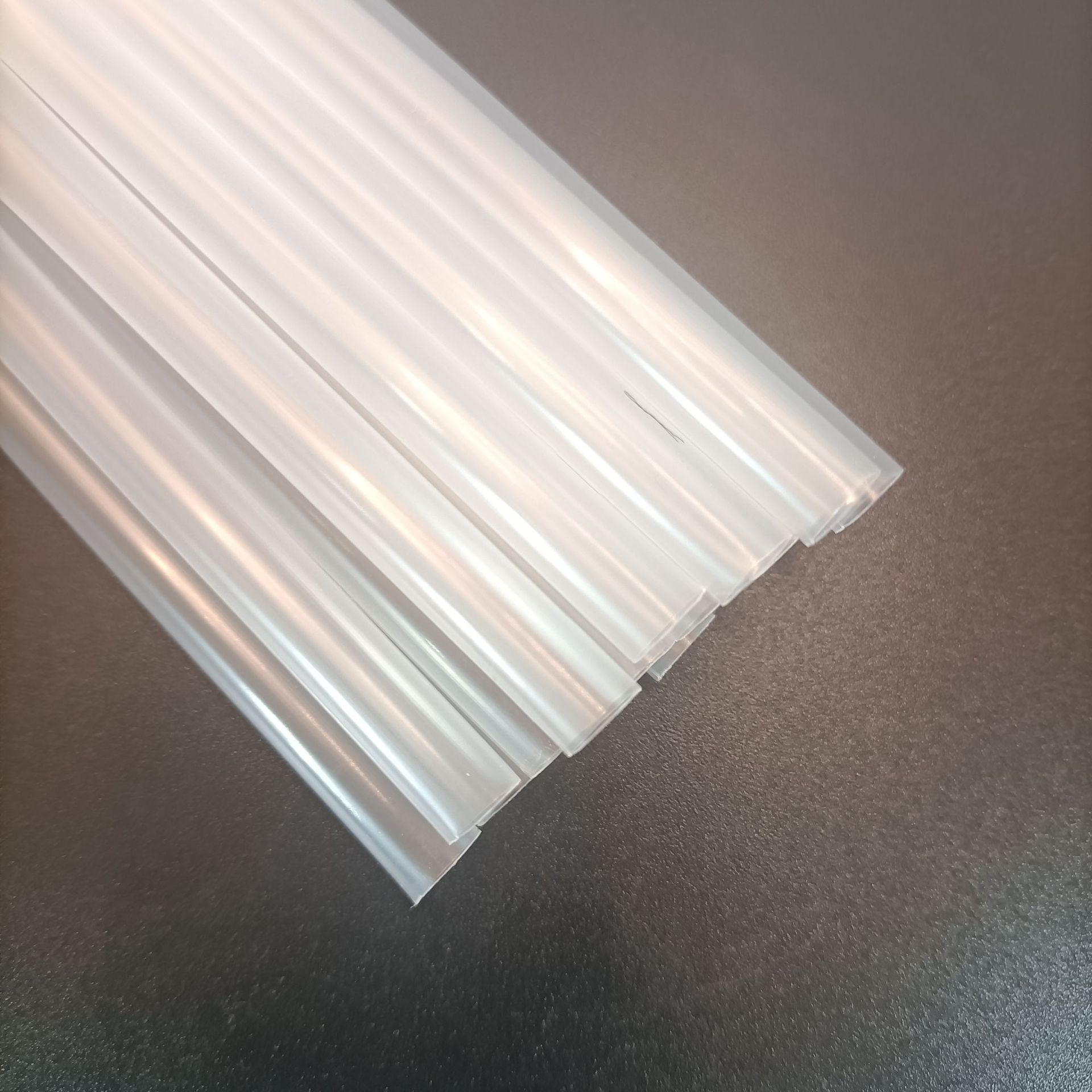 Paja de plástico desechable transfronteriza 6*260mm tubo recto PP niños hechos a mano material de bricolaje decoración de cóctel 12 colores