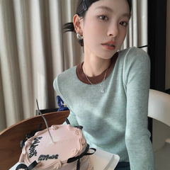 辣妹撞色拼接圆领针织打底衫长袖女秋冬正肩修身显瘦内搭别致上衣