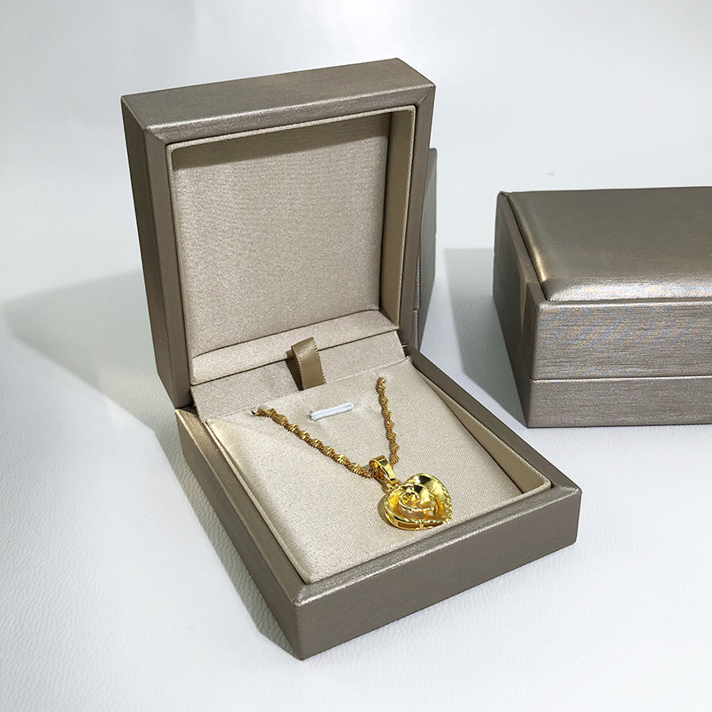 31g Weight Pendant Necklace, Rings, Necklace, Jewelry Boxes Classification 1 Piece Quantity Festival Occasion Pu Leather Material Bag, Box, Solid Color Pattern Simple Style Style Brushed Craft 1 Piece Pu Leather Simple Style Festival Bag Box Solid Color Pendant Necklace Rings Necklace 10
