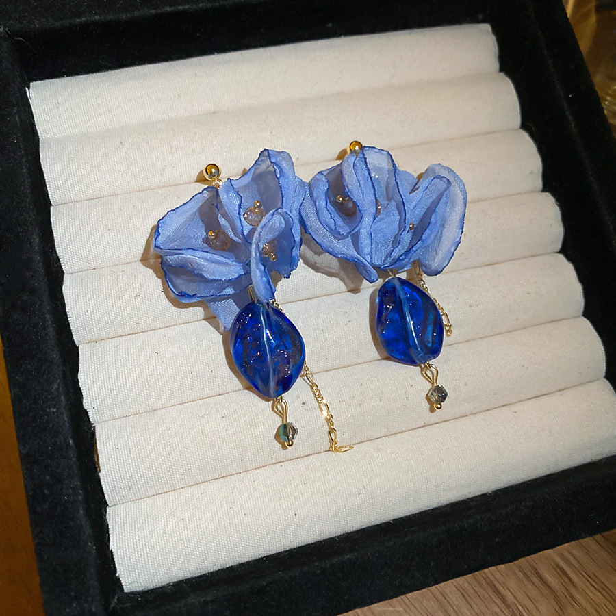 Pendientes de borla de flores de gasa de tela de aguja de plata Pendientes de estilo de vacaciones junto al mar Pendientes frescos y dulces para mujer Sense de diseño nicho