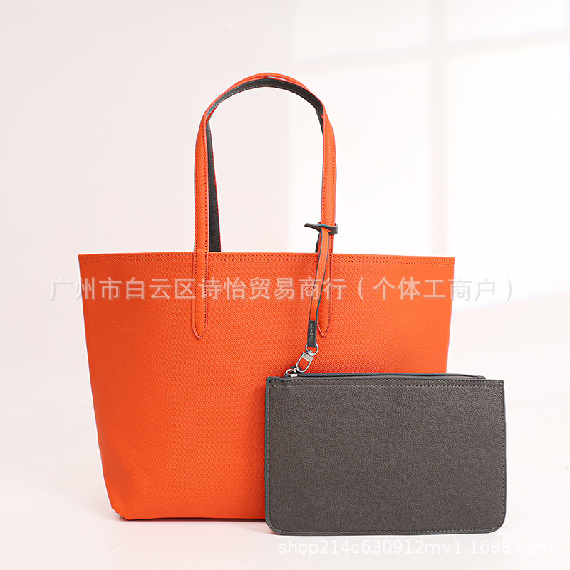 회색이 섞인 주황색