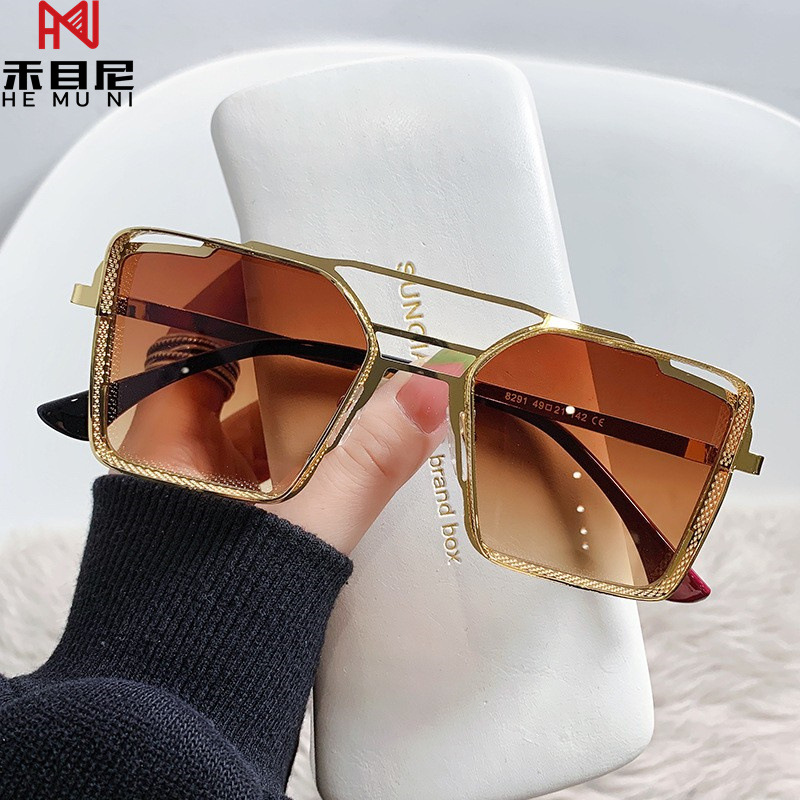 골드 프레임 그라디언트 차