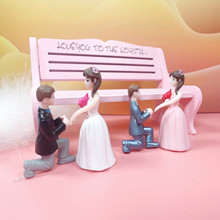 求婚娃娃摆件人物婚房装饰礼品七夕 求婚情侣微景观公仔婚庆礼物