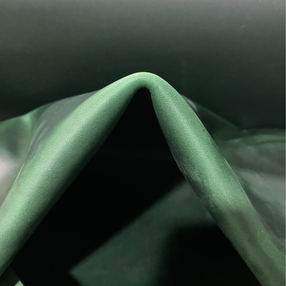 墨绿色疯马皮油浸皮头层牛皮 复古色牛皮油蜡箱包皮具用头层牛皮