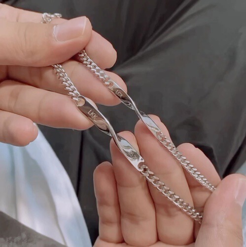 Factory Mobius Couple Bracelet Couple Couples Niche Send Male Girlfriend Girlfriend Valentine's Day Gift Wholesale