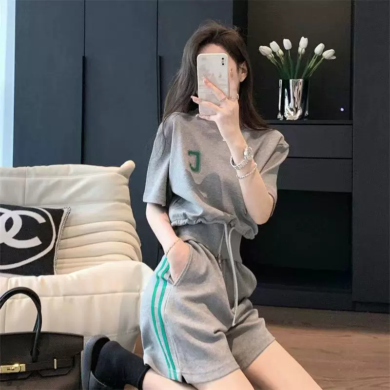 可盐可甜套装女夏季新款时尚宽松洋气拼色减龄短袖运动短裤两件套