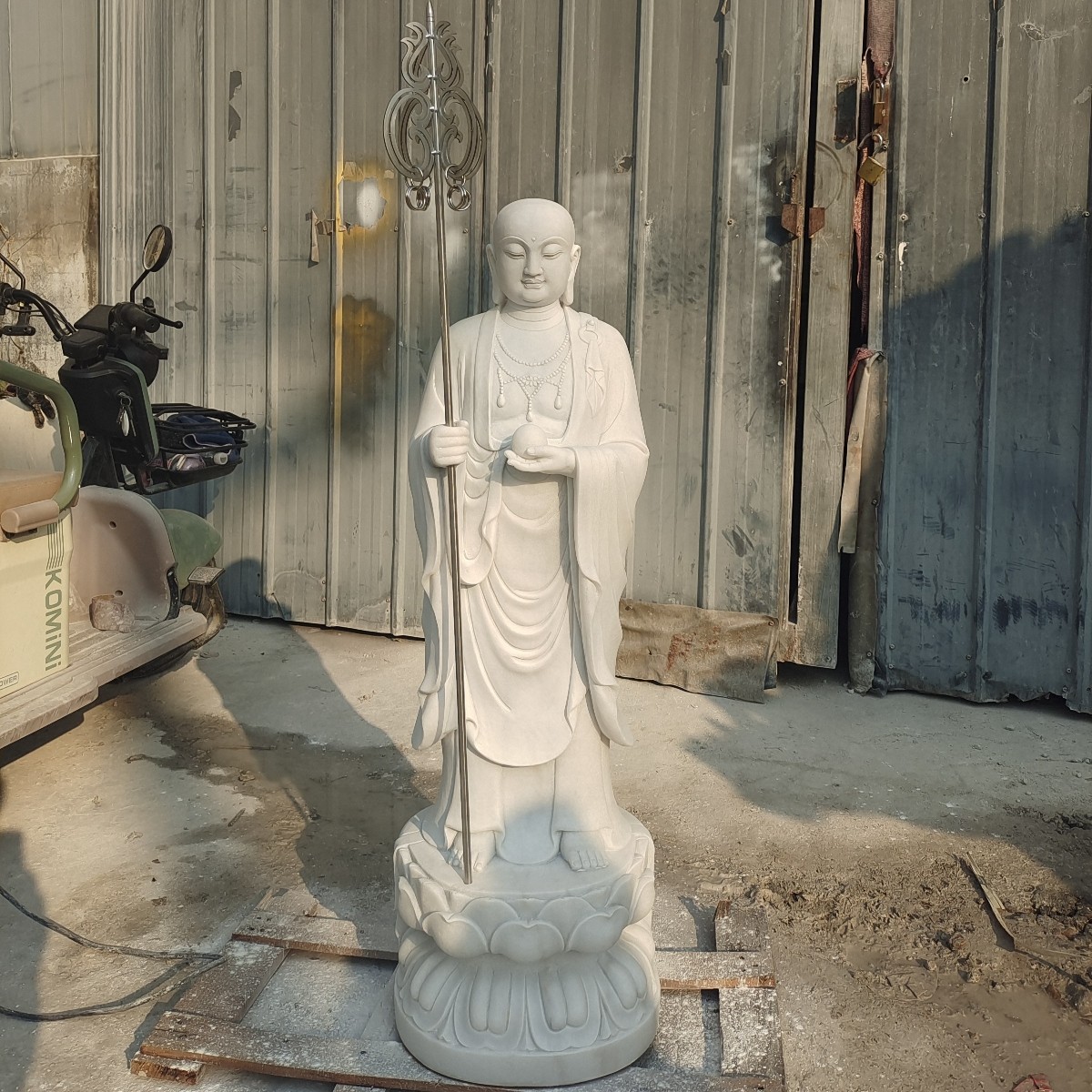 厂家供应石雕地藏王菩萨佛像汉白玉地藏王菩萨石像寺庙供奉雕像