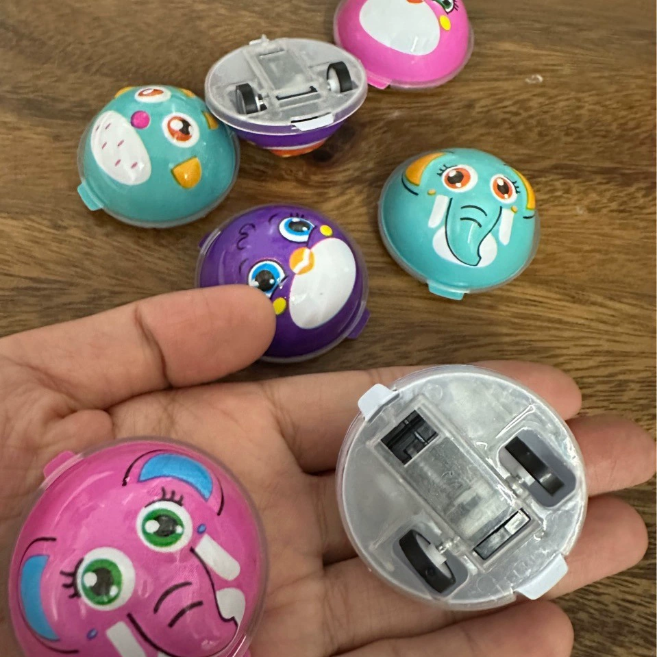 Разнообразные мультяшные полукруглые автомобили с откатным механизмом, инерционные мини-животные, забавные яйца, маленькие игрушки Jibu, призы для детского сада, оптовая продажа